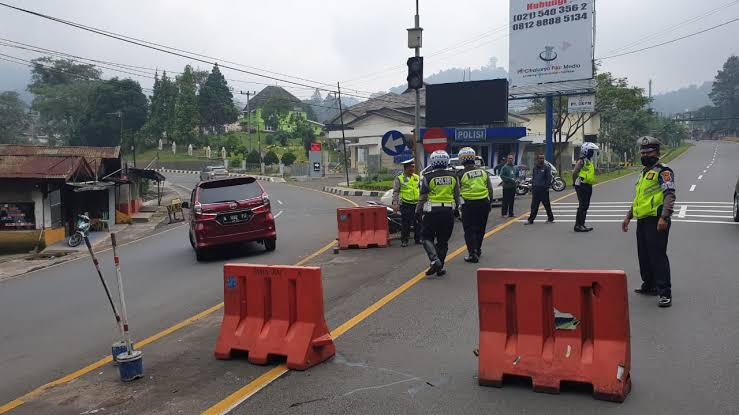 Selama Penyekatan, Ribuan Kendaraan Diputar Balik di Perbatasan Cianjur-Bogor