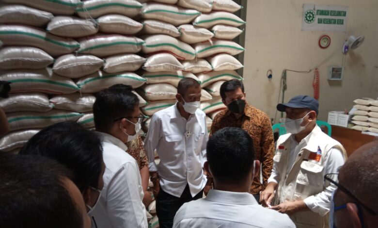 Kunjungi Cianjur, Teten Masduki Ajak Petani Jaga Ketahanan Pangan dengan Masuk Koperasi