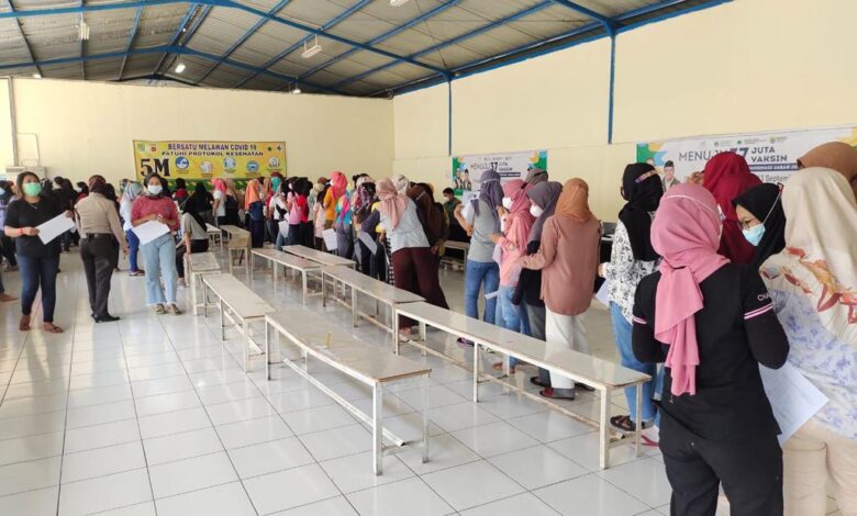 800 Karyawan PT Aurora World Cianjur Jalani Vaksinasi dan Swab Test Antigen