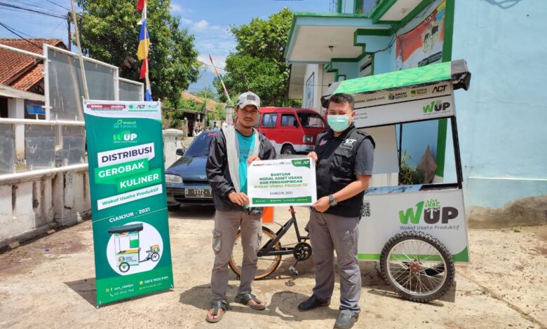 ACT Cianjur Salurkan Bantuan Gerobak Kuliner Gratis Bagi Pelaku UMKM