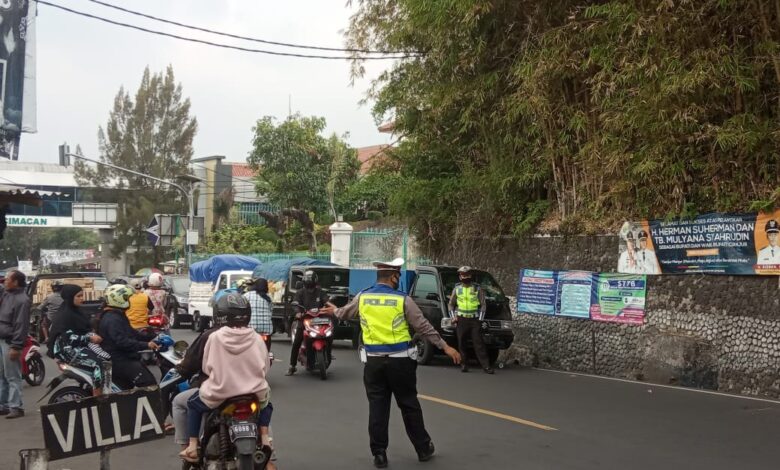 One Way Cianjur-Bogor Terus Diberlakukan Selama Weekend, Macet Sampai Berjam-jam!