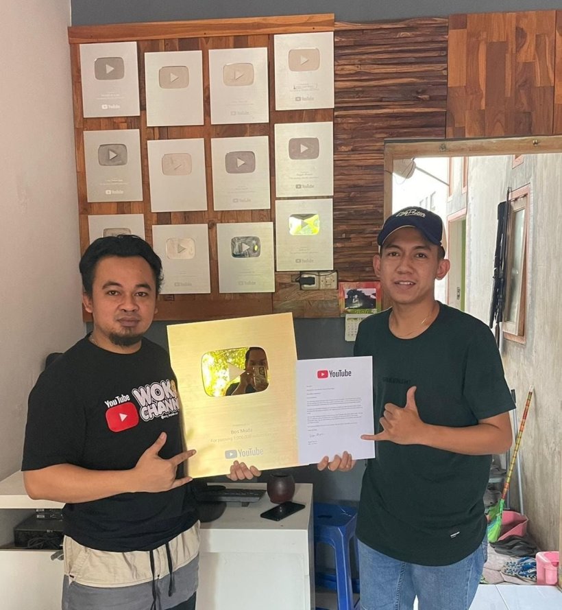 Pemuda Kampung YouTuber Tajir Melintir, Penghasilan Sampai Ratusan Juta