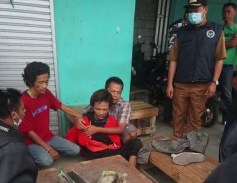 ODGJ Tusuk Warga di Ciwaruga KBB Viral, Hengky Kurniawan Sambangi Rumah Korban