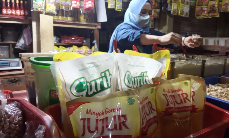 Sudah Dua Pekan, Harga Minyak Goreng di Pasar Cipanas Naik