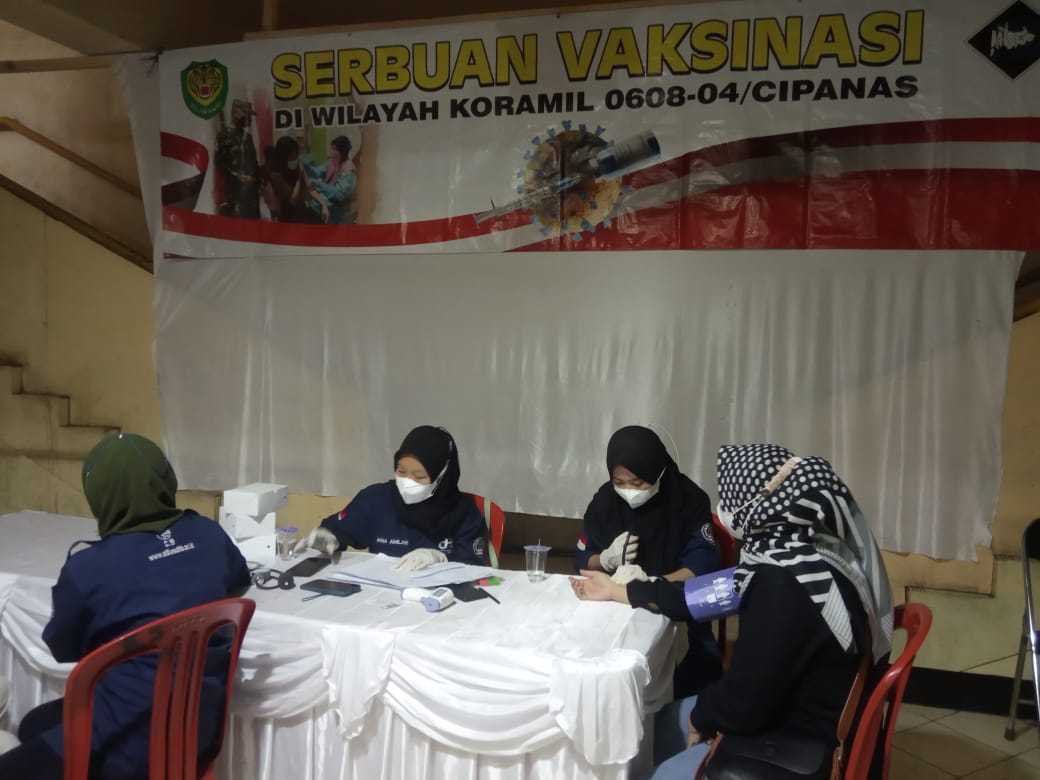 Hari Pahlawan, Koramil 0608/04 Pacet dan Pasar Cipanas Gelar Serbuan Vaksinasi