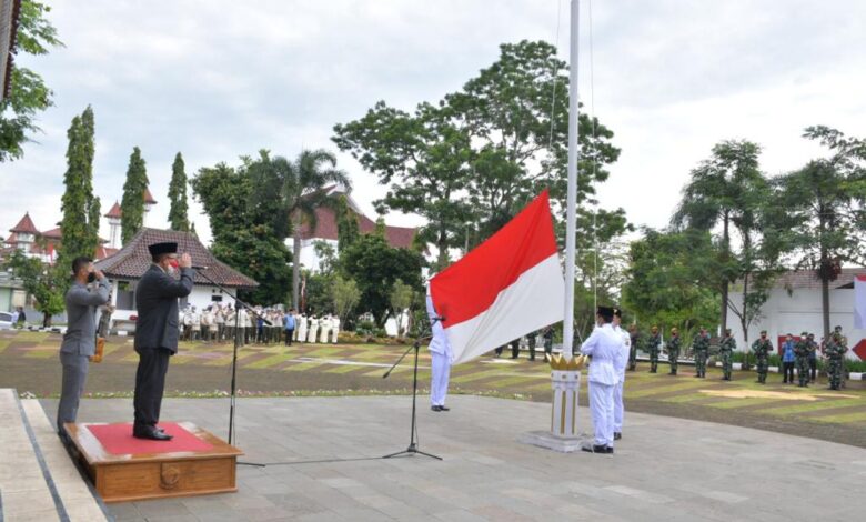 Giat Hari Pahlawan di Cianjur, Forkopimda Gelar Upacara hingga Ziarah ke TMP