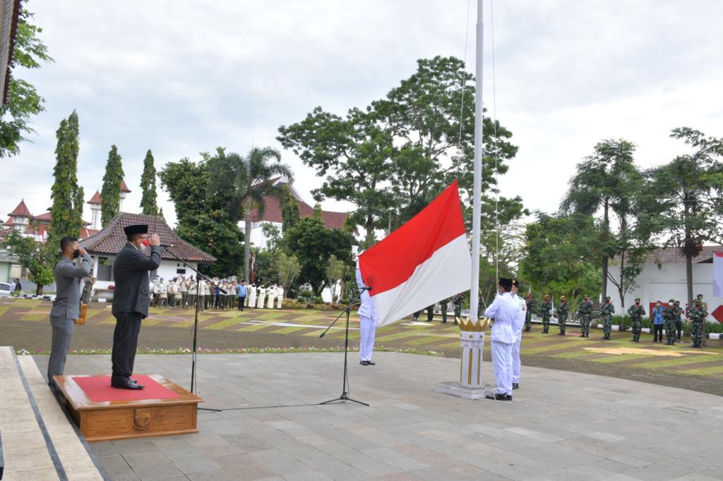 Giat Hari Pahlawan di Cianjur, Forkopimda Gelar Upacara hingga Ziarah ke TMP