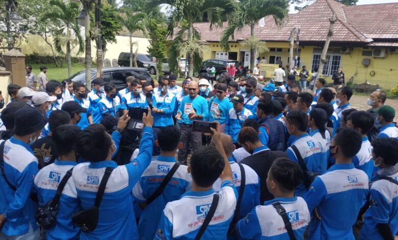 Perjuangkan UMK 2022 Naik 21 Persen, SPN dan Disnakertrans Cianjur Gelar Audiensi