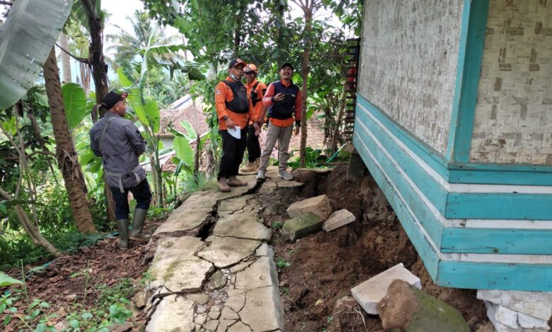 Tujuh Rumah Terdampak Pergerakan Tanah di Campaka, Satu Rusak Berat