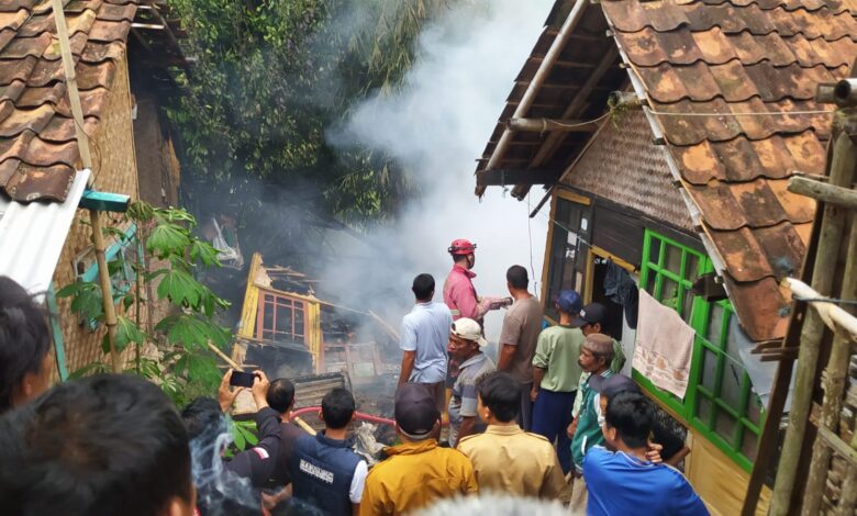 Tungku Lupa Dimatikan, Satu Rumah Ludes Terbakar di Cibeber