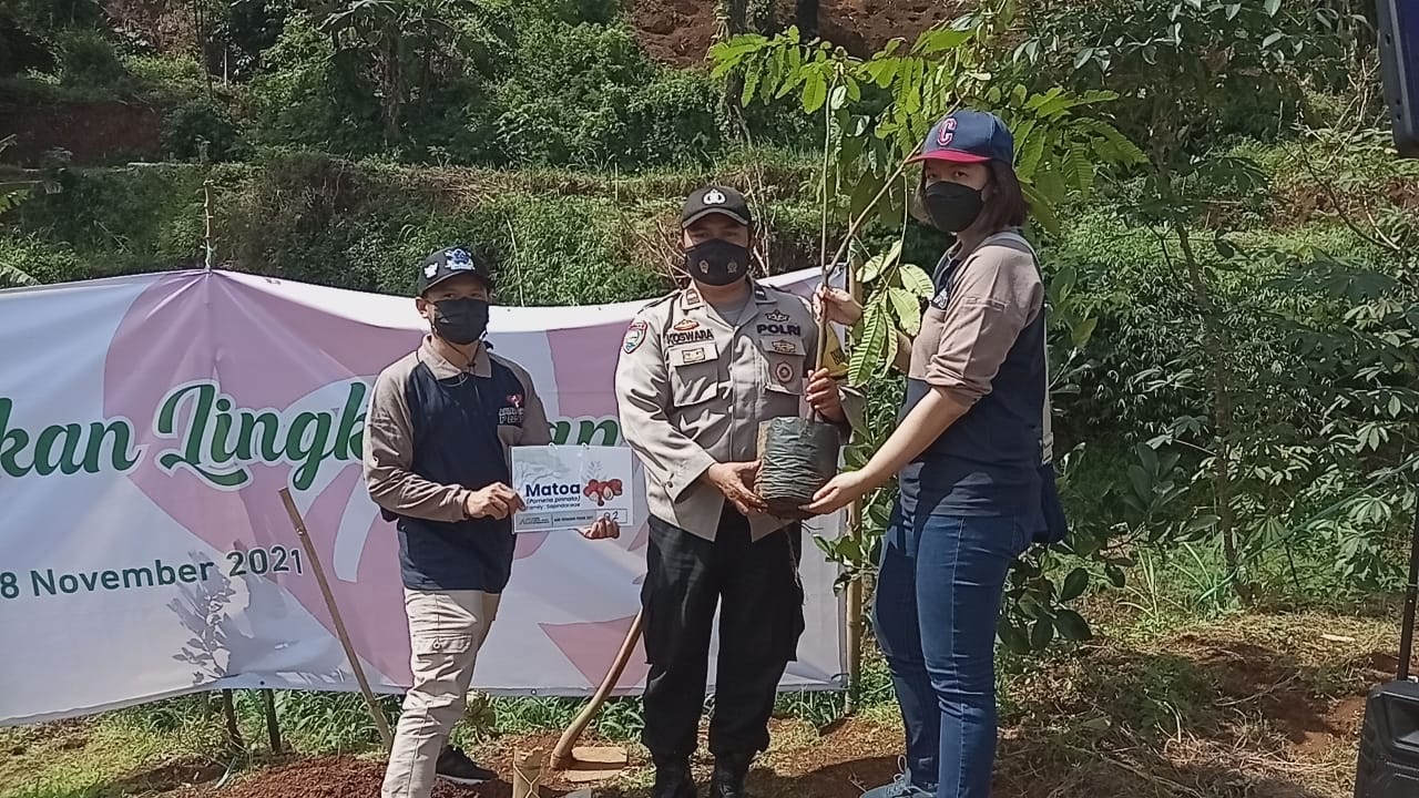 Hari Menanam Pohon, Bank Artha Graha Internasional Tanam Pohon Petai dan Matoa di Desa Ciputri