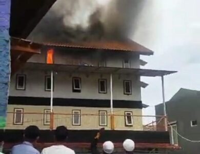 Gedung pesantren terbakar di Cipanas