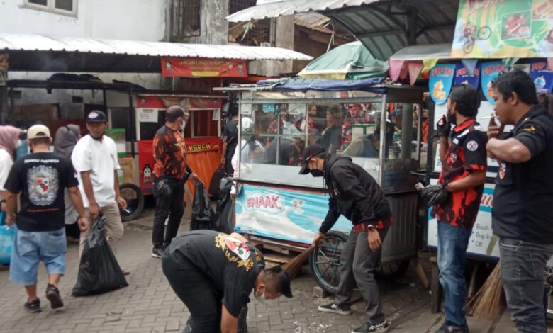 Pemuda Pancasila PAC CIpanas bersama UPTD Pasar Bebersih