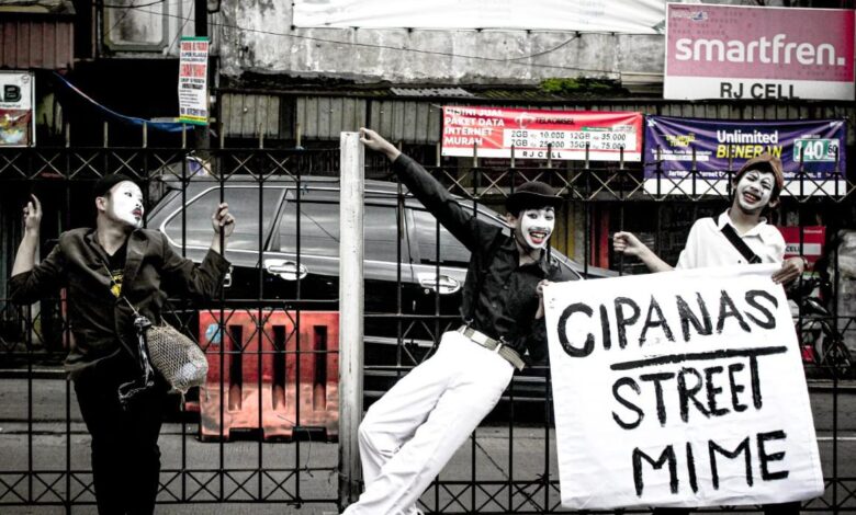 Unik!! Cipanas Street Mime Gelar Pentas Jalanan World Mime Day