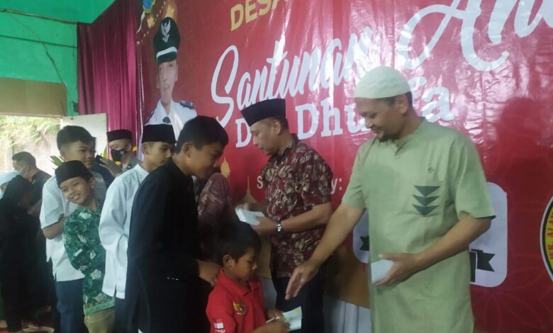 Pemdes Palasari Bersama Pengusaha Santuni 100 Anak Yatim dan Jompo