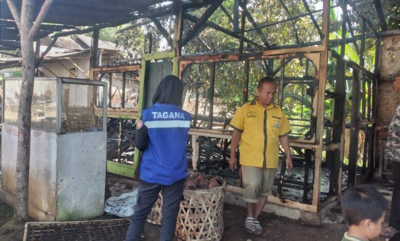 Damkar Jauh, Warung Buah-buahan di Naringgul Hangus Terbakar