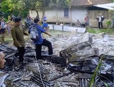 Kebakaran hanguskan rumah