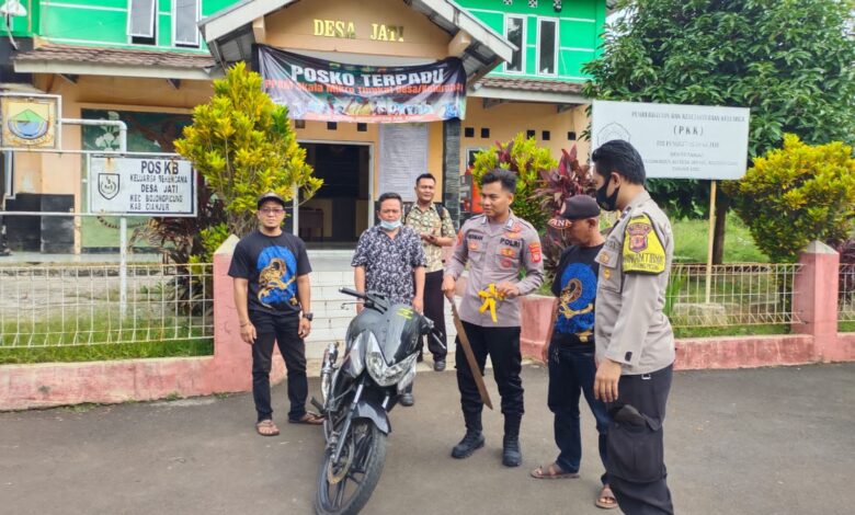 Bocil SMP Tawuran Bawa Sajam di Cianjur, Kabur saat Dikejar Warga