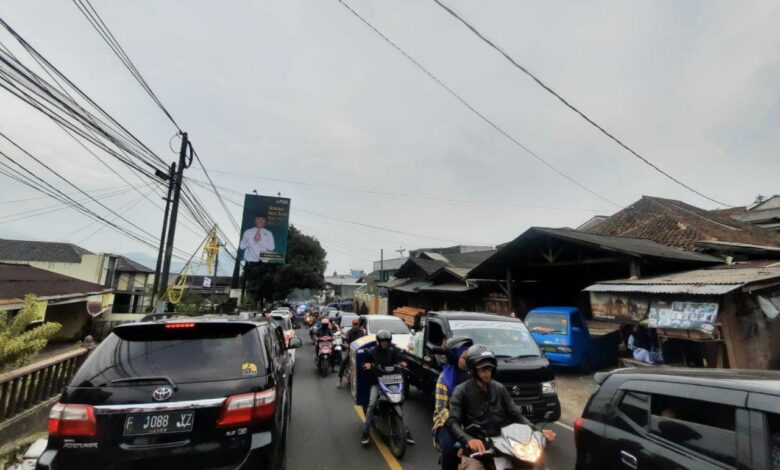 Jalur puncak macet