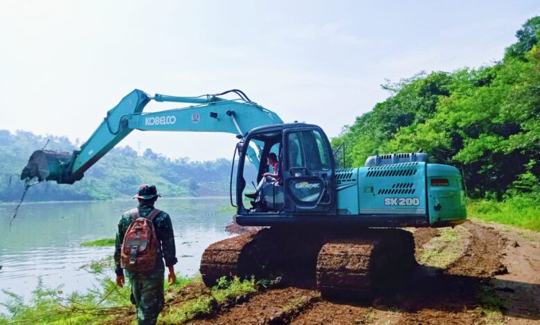 Sektor 11 Citarum Harum Bangun Tanggul untuk Pemeliharaan Lingkungan