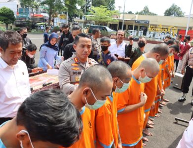 12 Tersangka Kasus Narkoba di Cianjur Dipamerkan di Polres