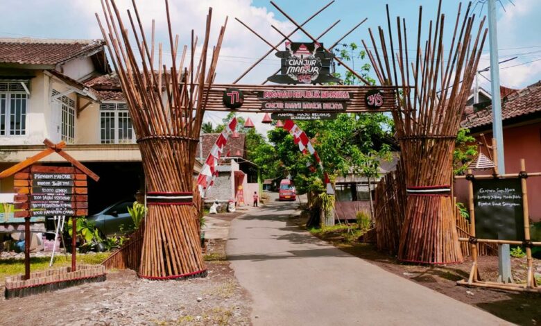 Gapura Karya Warga Desa Nagrak Raih Juara 2 Tingkat Kabupaten Cianjur