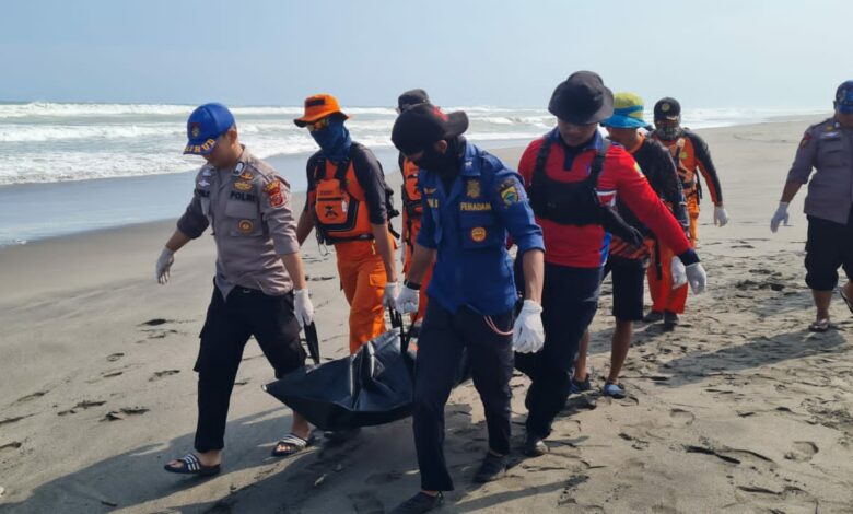 Kedua Nelayan yang Tenggelam di Pantai Cianjur Berhasil Ditemukan