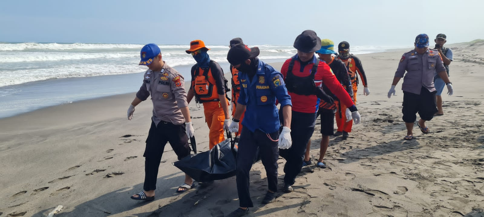 Kedua Nelayan yang Tenggelam di Pantai Cianjur Berhasil Ditemukan