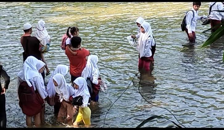 Ternyata 25 Jembatan Gantung Rusak di Cianjur, Kapan Diperbaiki?