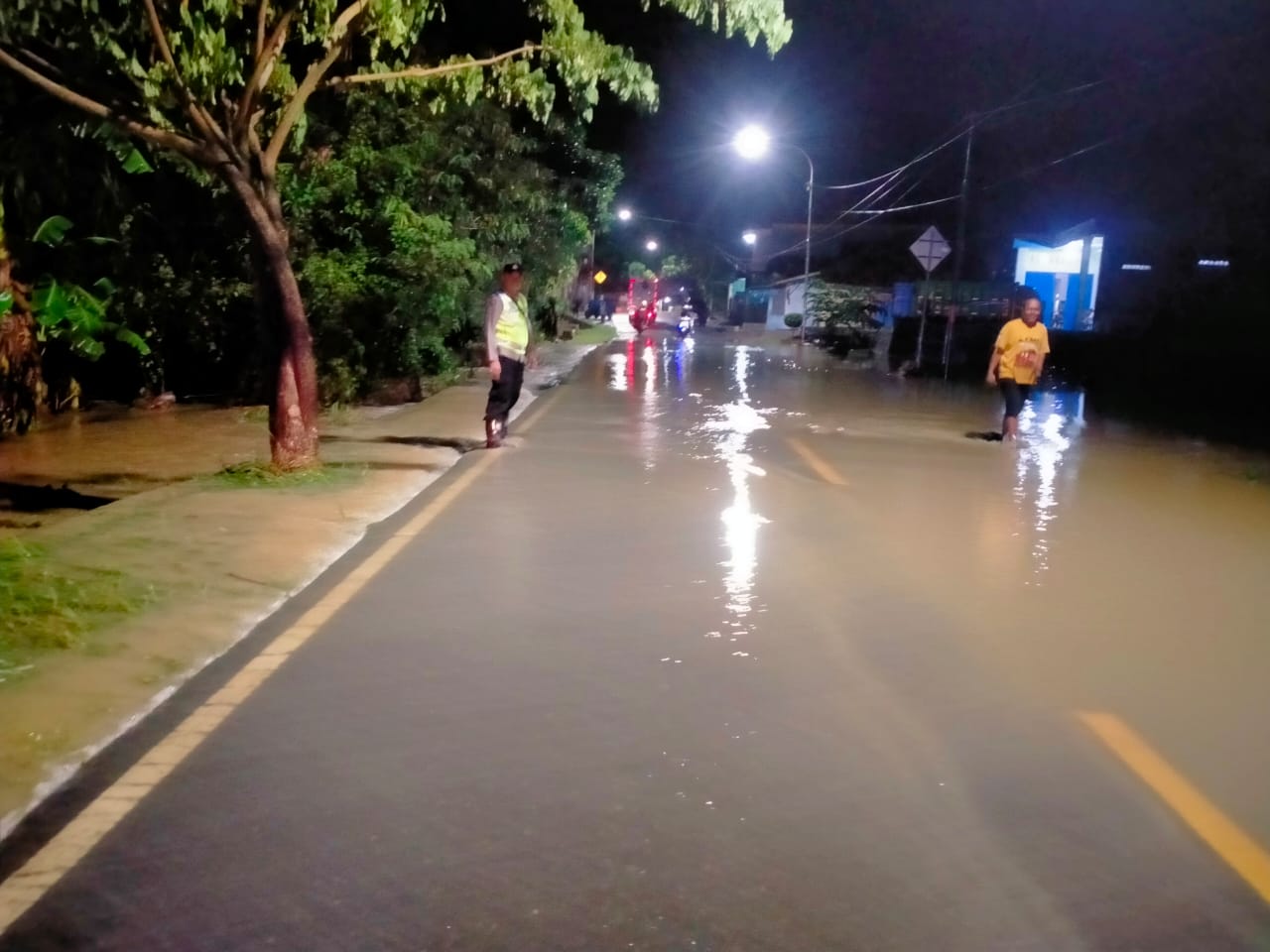 Sindangbarang Cianjur Diterjang Banjir, ​Sungai Meluap Empat Meter