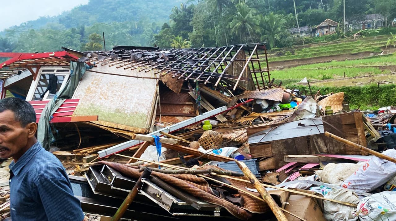 Puluhan Rumah di Cianjur Rusak Akibat di Terjang Angin Puting Beliung