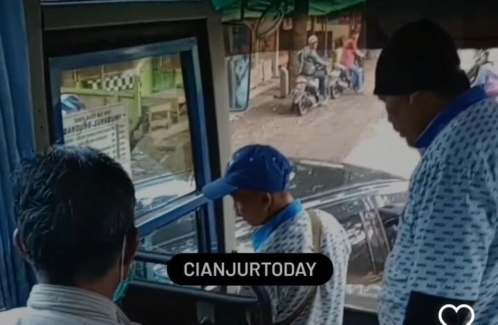 Diduga Bersenggolan, Kejadian Pengemudi yang Pecahkan Kaca Pintu Bus di Cianjur Berakhir Damai