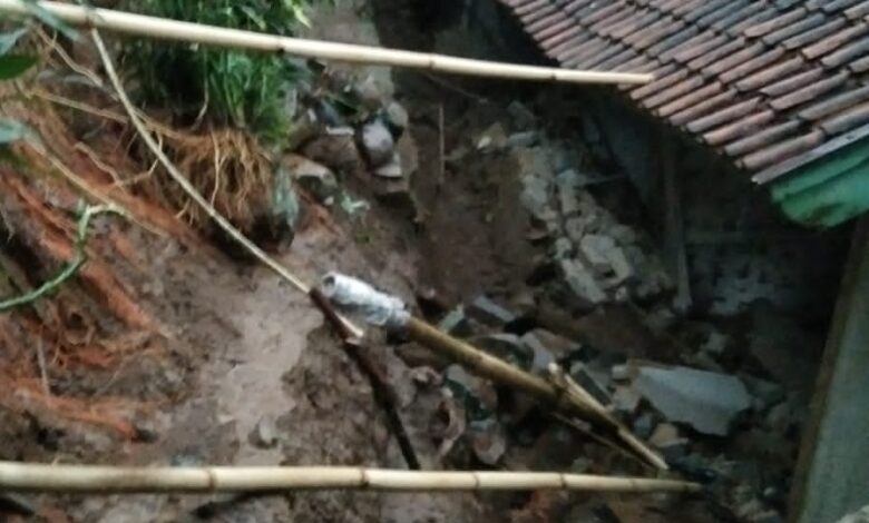 Sejumlah Kampung di Campaka Cianjur Dilanda Banjir dan Longsor