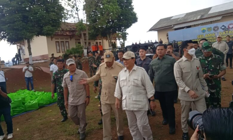 Prabowo Meninjau Kebun Percontohan Terpadu Ketahanan Pangan di Cianjur