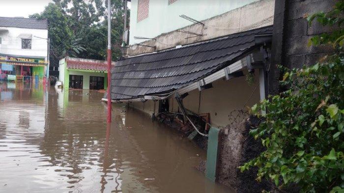 Tembok MTSN 19 Jakarta Roboh Akibat Banjir, 3 Siswa Meninggal