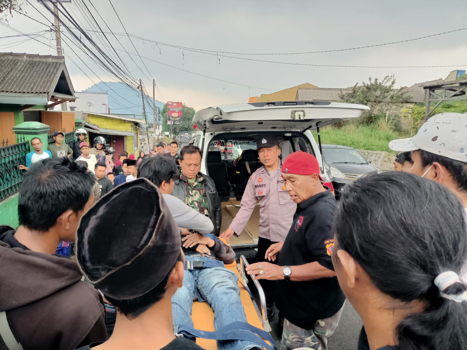 Mobil Tabrak Motor di Pacet, PEngendara Motor Tewas di TKP