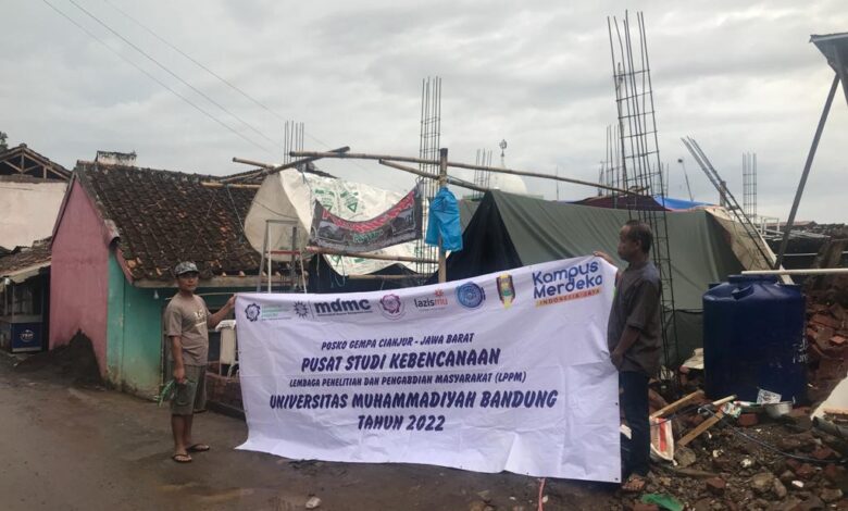 UM Bandung Beri Bantuan Tenda dan Psikososial Bagi Warga Terdampak Gempa Cianjur