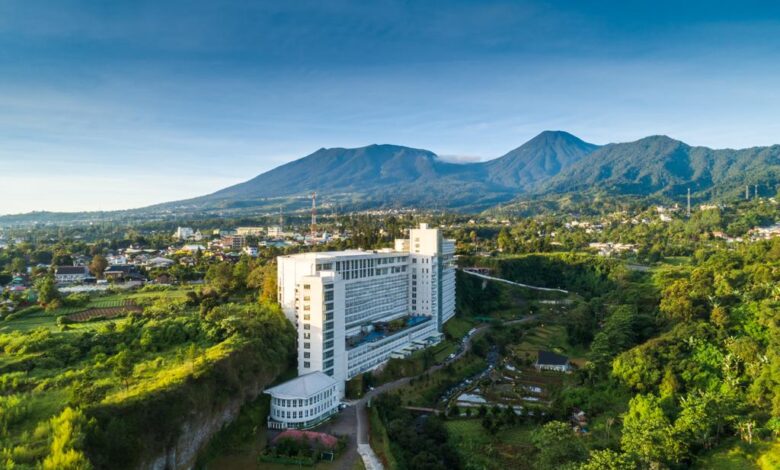 Sambut Libur Natal, Le Eminence Hotel Siapkan Berbagai Acara Spektakuler dan Berkesan 