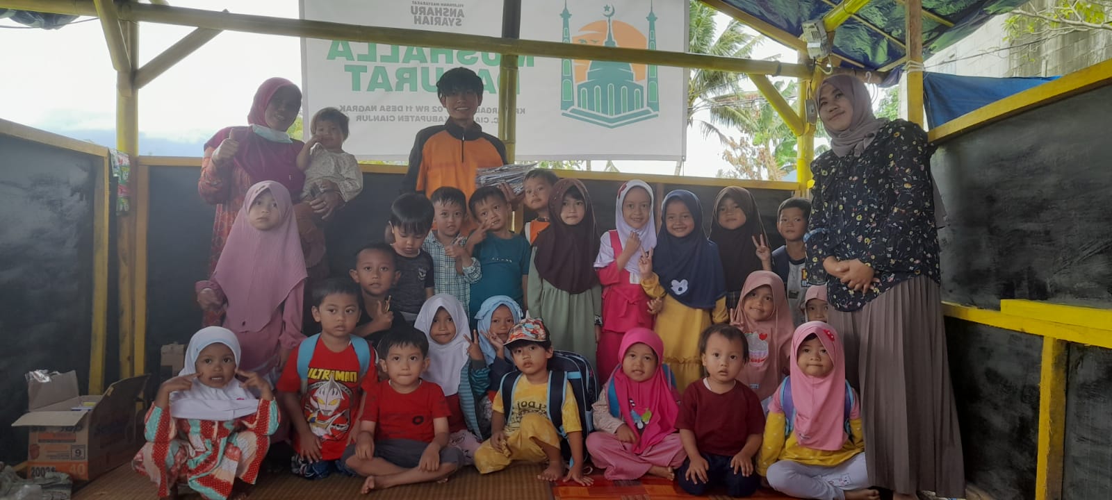 Terdampak Gempa Cianjur, Siswa RA Al-Muttaqin Terpaksa Belajar di Pengungsian