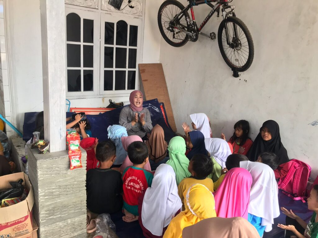 Terdampak Gempa Cianjur, Siswa RA Al-Muttaqin Terpaksa Belajar di Pengungsian