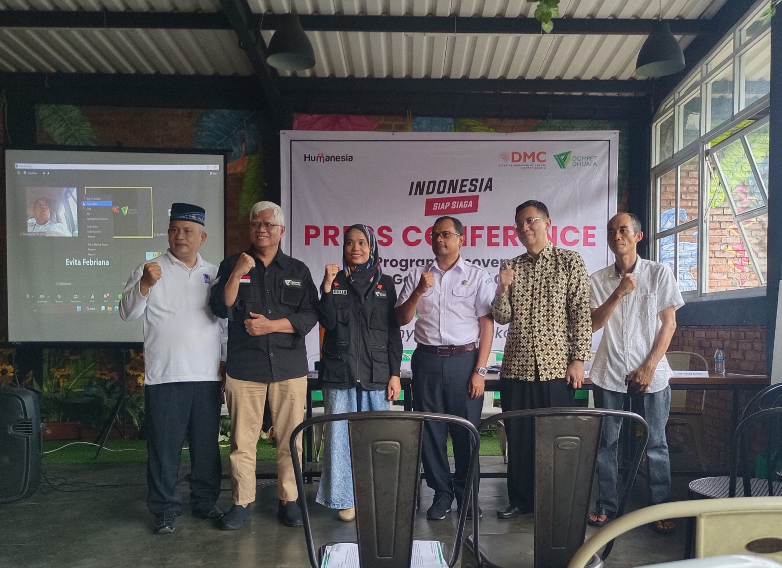 DMC Dompet Dhuafa membawa inisiatif Huntara Bunga atau yang disebut Bumi Endah Dompet Dhuafa dengan konsep recycle house.