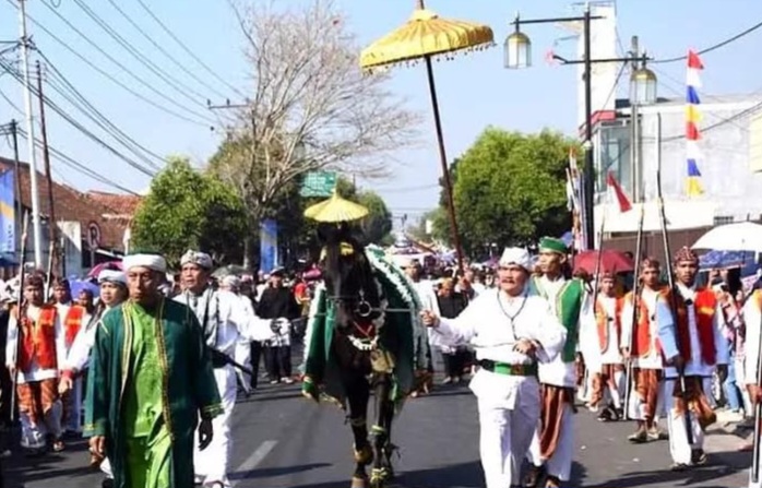 Momen kesenian kuda kosong di kegiatan helaran budaya puncak acara HJC yang ke 346