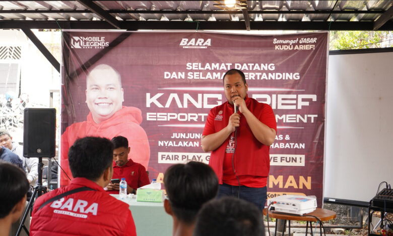 Sebanyak 26 tim (group), pemain game mobile legend di Cianjur, ikut bertarung untuk memenangkan award dari Kang Arief Rachmam, di Poseframe Cafe Cianjur, Minggu (10/9/2023) kemarin.