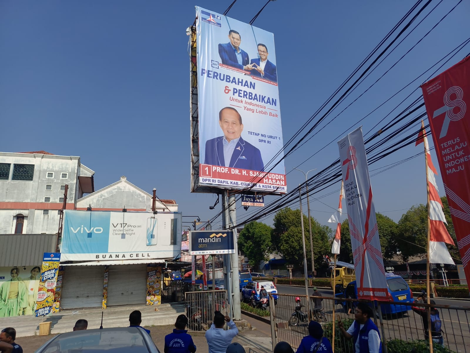 Ratusan baliho bergambar Bacapres Koalisi Perubahan untuk Persatuan (KPP) Anies Baswedan dan Ketum Partai Demokrat Agus Harimurti Yudhoyono (AHY) di Kabupaten Cianjur, diturunkan, Jumat (1/9/2023)