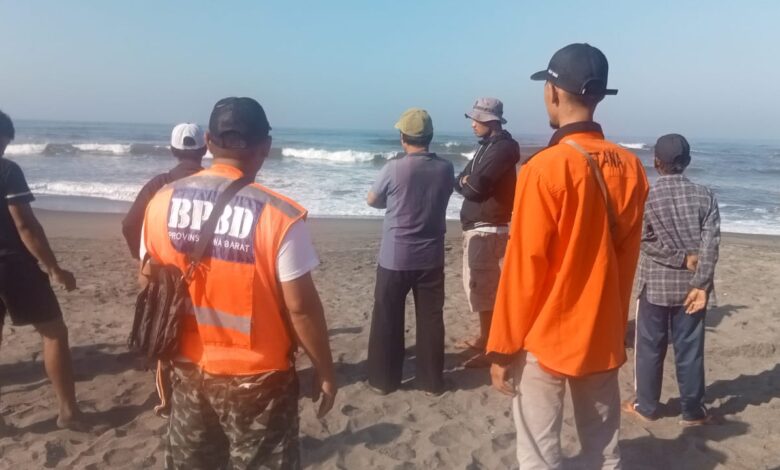 Seorang nelayan Maman (55) warga Kampung Ciastra, Desa Mekarjaya, Kecamatan Cidolog, Kabupaten Sukabumi hilang tenggelam saat menjaring ikan di pantai cikole, Kecamatan Cidaun, Kabupaten Cianjur, Senin (11/9/2023) pagi, sekitar Pukul 04.00 WIB.