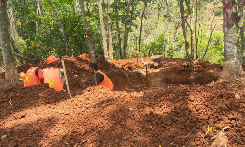 Masyarakat di Desa Salamnunggal, Kecamatan Cibeber dan Desa Sukasarana, Kecamatan Bojongpicung, Kabupaten Cianjur bakal segera memiliki jembatan penyeberang Sungai Cisokan