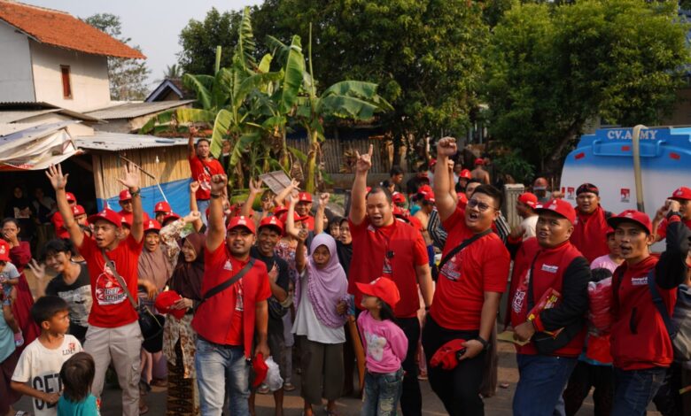 Aksi Kang Arief Rachman terus dilakukan bersama relawan Baraya Arief (Bara), di Kampung Selajambe Desa Selajambe, Kecamatan Sukaluyu Minggu (24/9/2023).