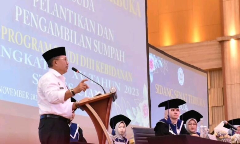 Bupati Cianjur, H Herman Suherman, akan memberikan hadiah langsung bagi para sarjana program studi D III angkatan ke XV Sekolah Tinggi Ilmu Kesehatan (STIKes)