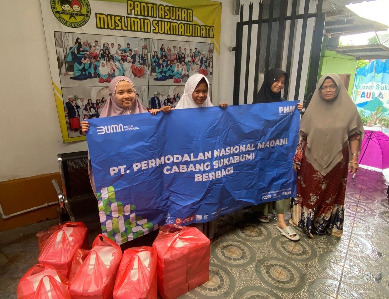 PNM Peduli Salurkan 6.000 Box Makanan Ke 37 Pesantren di Jawa Barat