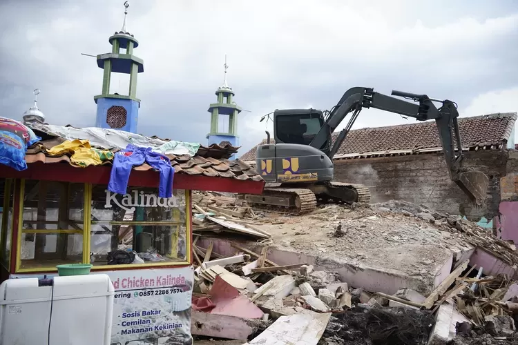 Warga Terdampak Gempa Cianjur Mengeluh, Banyak yang Dapat Bantuan Berulang-ulang: 3 KK dalam Satu Rumah Dapat Semua